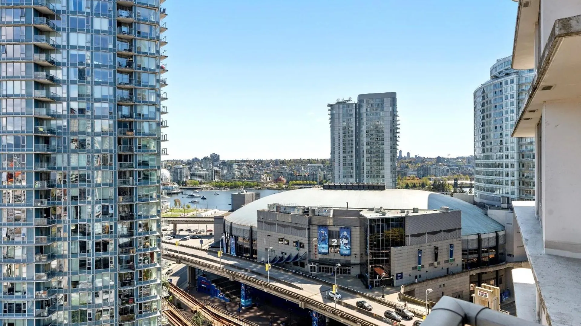 Elegant 2Br In The Core Of Vancouver Near Bc Place And Rogers Arena ile iletişim